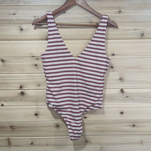 Babaton Contour V Neck Bodysuit Size Large - Picture 1 of 7